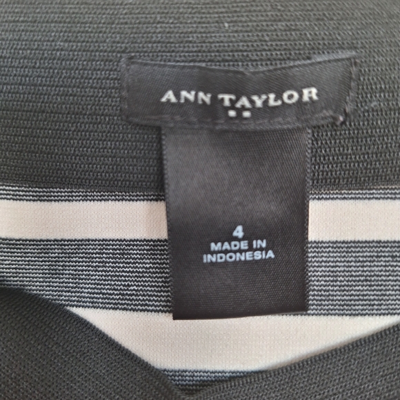 Stripy red and black skirt - Picture 3 of 3